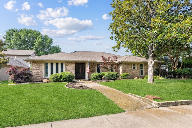 6920 Flintcove Dr, Dallas, TX 75248 - ranch-style home with a front lawn and brick siding