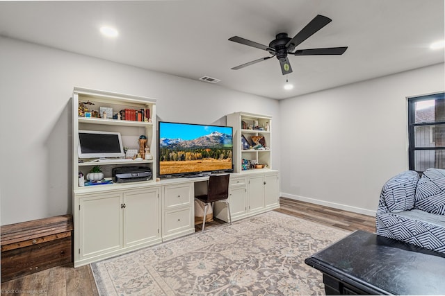 2012 Island Cir, Tool, TX 75143 - office featuring light wood-style floors, built in study area, ceiling fan, baseboards, and recessed lighting