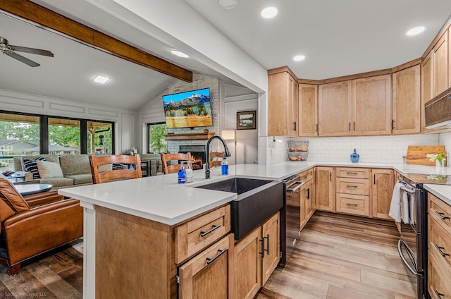 2012 Island Cir, Tool, TX 75143 - kitchen featuring open floor plan, stainless steel electric range oven, a sink, dishwasher, and recessed lighting