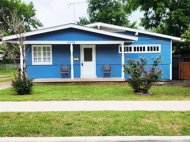 2908 Wilkinson Ave, Fort Worth, TX 76103 - view of front facade featuring a porch