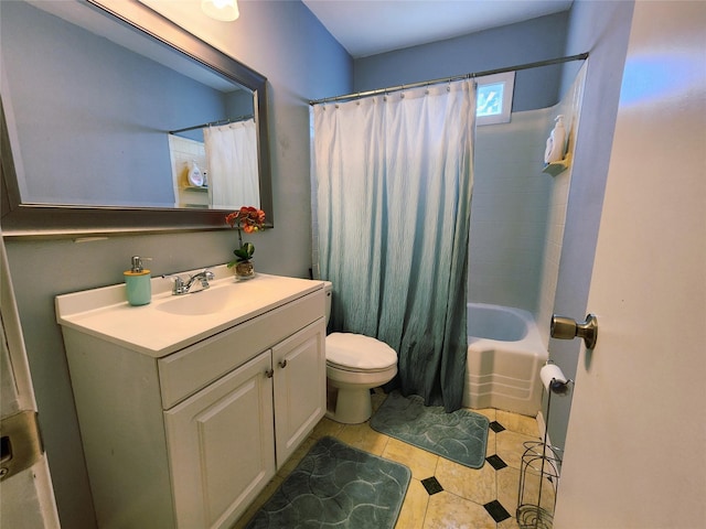 2908 Wilkinson Ave, Fort Worth, TX 76103 - full bath with toilet, vanity, tile patterned flooring, and shower / tub combo with curtain