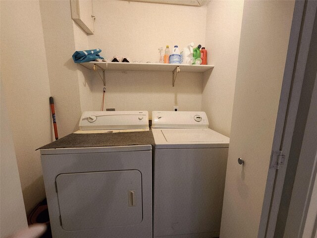 2908 Wilkinson Ave, Fort Worth, TX 76103 - laundry room featuring separate washer and dryer