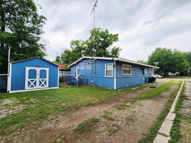 2908 Wilkinson Ave, Fort Worth, TX 76103 - view of home's exterior featuring a lawn