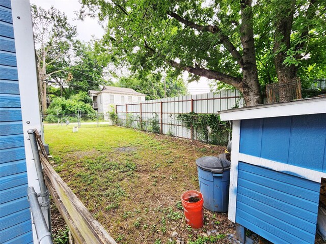 2908 Wilkinson Ave, Fort Worth, TX 76103 - view of yard