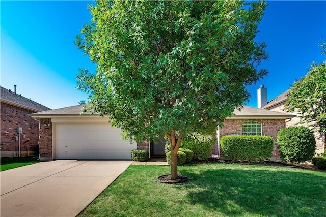 11711 Corsicana Dr, Frisco, TX 75035 - obstructed view of property featuring driveway, a front lawn, and a garage