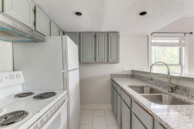 210 S Rosemont Ave, Dallas, TX 75208 - kitchen featuring electric range, a sink, under cabinet range hood, gray cabinetry, and a textured ceiling