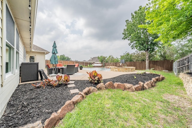 5309 Chatsworth Ln, Fort Worth, TX 76244 - fenced backyard featuring a patio area and an outdoor hangout area