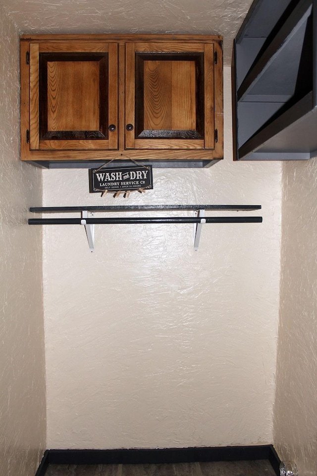 206 W Dewey St, Malakoff, TX 75148 - detailed view of baseboards