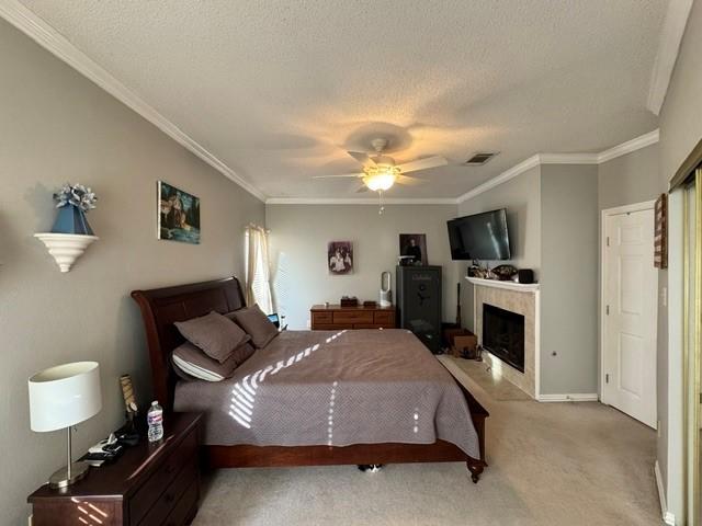 600 Black Rock Ct, Irving, TX 75063 - stairs with a textured wall, a chandelier, and high vaulted ceiling