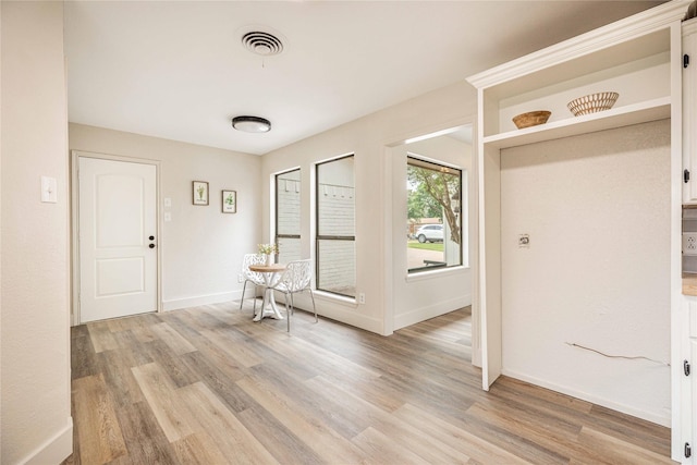 4702 Pamela Dr, Abilene, TX 79606 - foyer with light wood finished floors and baseboards