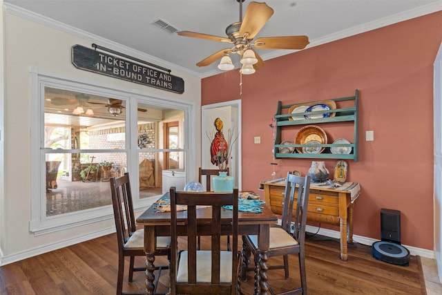 711 Aqua Vista Dr, Granbury, TX 76049 - dining area with ceiling fan, wood finished floors, ornamental molding, and baseboards