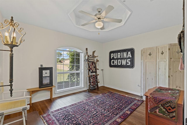 711 Aqua Vista Dr, Granbury, TX 76049 - foyer featuring wood finished floors, a ceiling fan, and baseboards