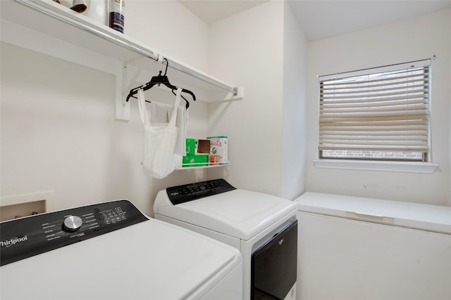 1212 Live Oak St, Royse City, TX 75189 - laundry area featuring washing machine and clothes dryer