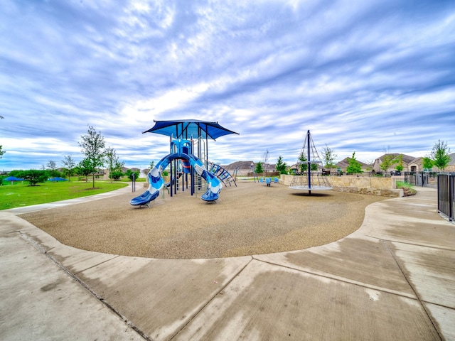 316 Crossvine Way, Princeton, TX 75407 - view of communal playground