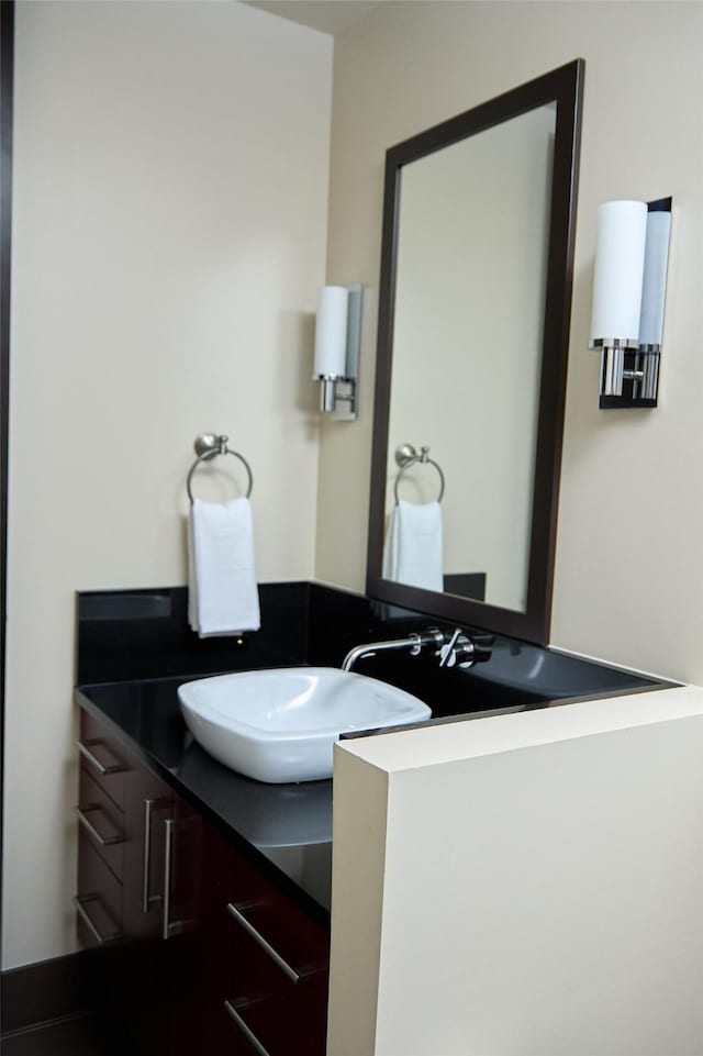 2600 W 7th St Unit 1713, Fort Worth, TX 76107 - bathroom featuring vanity
