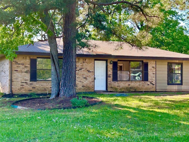 1202 Pin Oak Pl, Shreveport, LA 71107 - single story home with brick siding and a front lawn