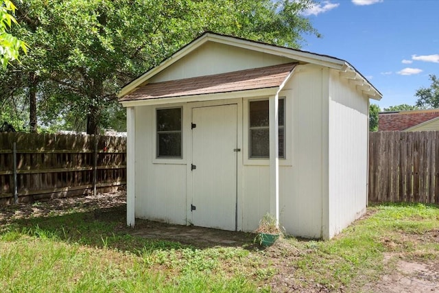1004 Fairway Ln, Mexia, TX 76667 - view of shed with a fenced backyard
