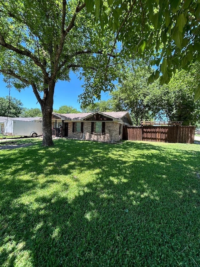 1113 Vista Dr, Mesquite, TX 75149 - view of yard