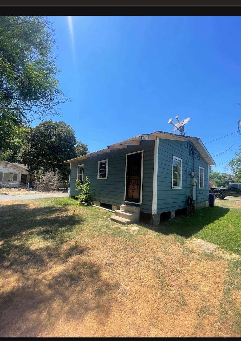 529 Sassafras Ave, Shreveport, LA 71106 - back of house featuring a lawn and entry steps