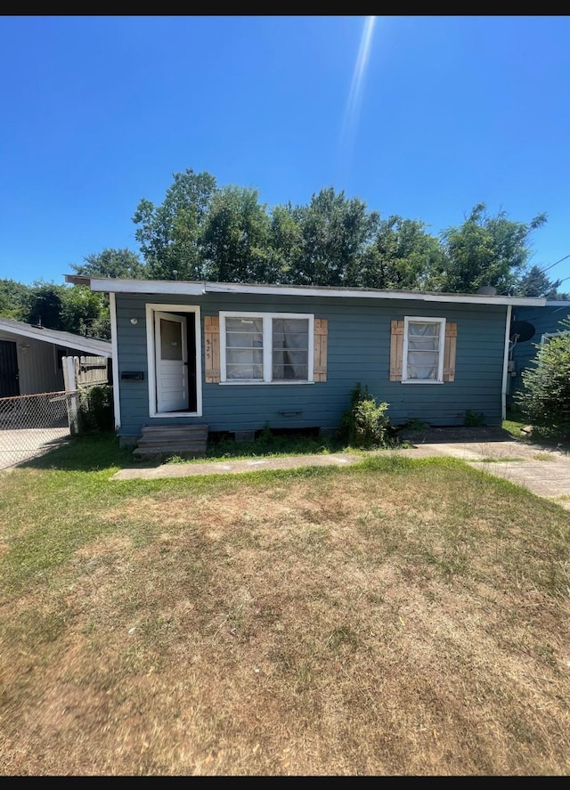 525 Sassafras Ave, Shreveport, LA 71106 - view of front of property featuring entry steps