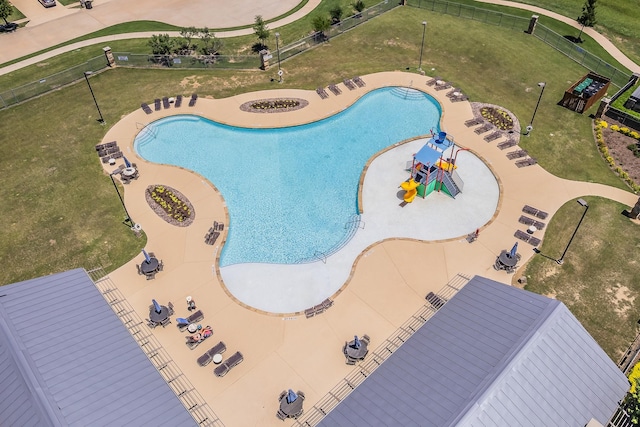 2409 Buelingo Ln, Fort Worth, TX 76131 - community pool featuring a yard and a water play area