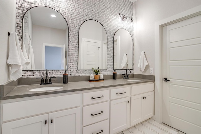 2818 Addison Park Ln, Fort Worth, TX 76110 - bathroom featuring double vanity