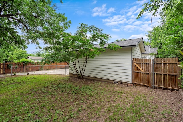 3532 Haltom Rd, Haltom City, TX 76117 - view of yard
