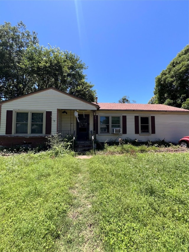 1005 Iowa St, Irving, TX 75060 - single story home with a front yard and covered porch