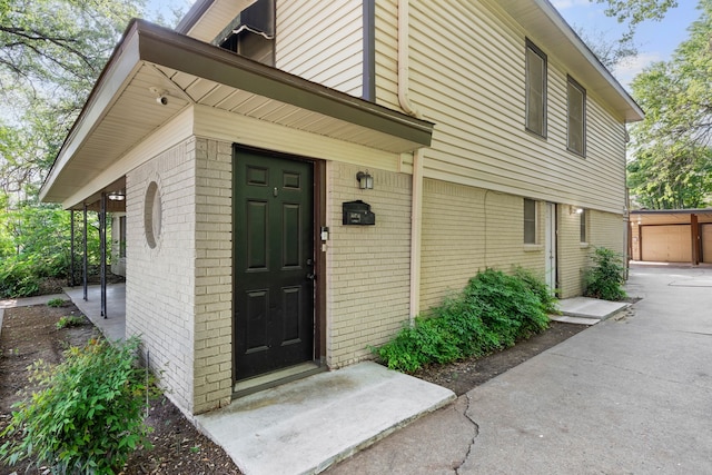 6455 Waverly Way, Fort Worth, TX 76116 - view of exterior entry featuring brick siding