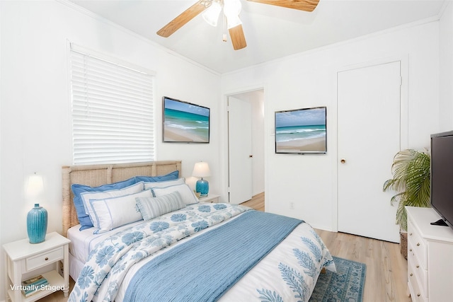 164 Harbor Dr, Gun Barrel City, TX 75156 - bedroom featuring light wood-style floors, ornamental molding, and ceiling fan