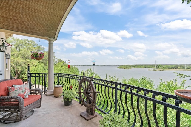 2510 River Ridge Court, Granbury, TX 76048 - balcony with a water view