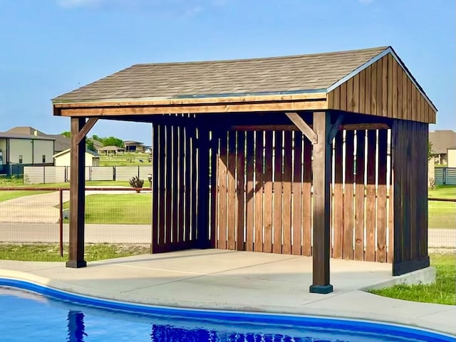 7816 Wheatland Ct, Godley, TX 76044 - view of community featuring a pool