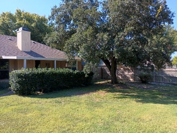 224 Crescent Dr, Hewitt, TX 76643 - view of yard