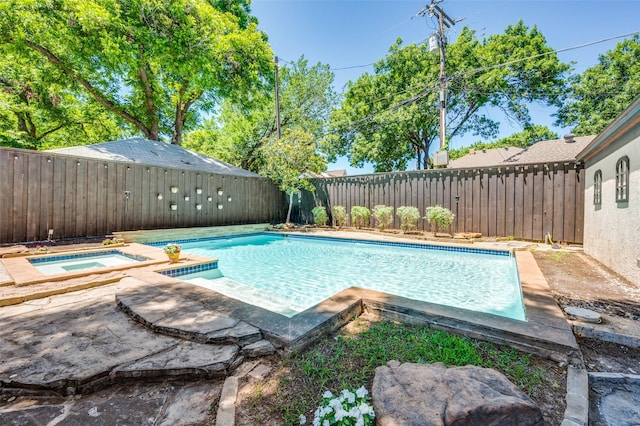 5447 Mccommas Blvd, Dallas, TX 75206 - view of pool featuring an in-ground hot tub and a fenced backyard