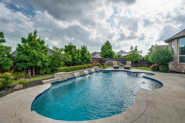 2749 Casa Grande Way, Celina, TX 75009 - view of pool featuring a fenced backyard, a patio area, and a pool with connected hot tub