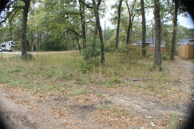 6101 Chickasaw Dr, Mabank, TX 75156