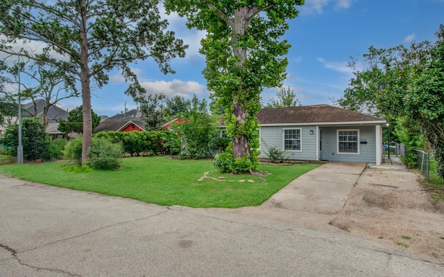 6625 Corbin St, Houston, TX 77055 - view of front of property featuring a front lawn and concrete driveway