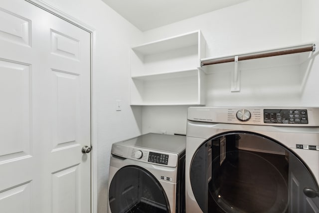 4033 Heavenly Way, Heartland, TX 75126 - laundry room featuring separate washer and dryer