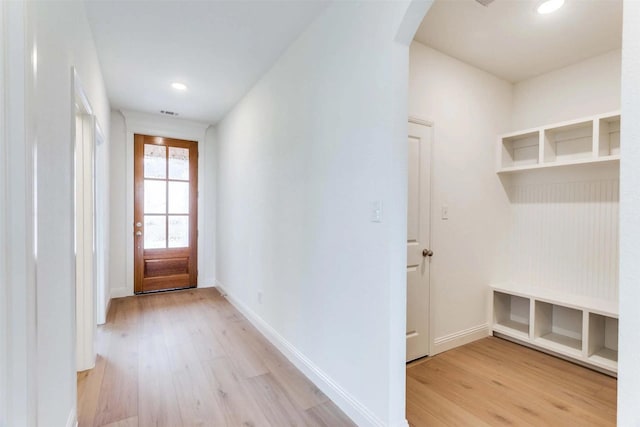 2316 Glasgow Way, Denton, TX 76207 - mudroom featuring light wood-style floors, arched walkways, recessed lighting, and baseboards