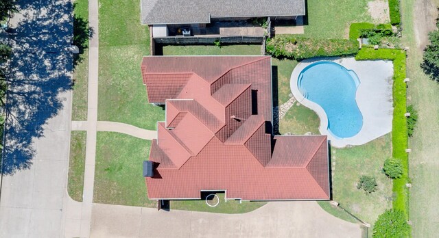 2709 Oak Point Dr, Garland, TX 75044 - drone / aerial view of a pool area