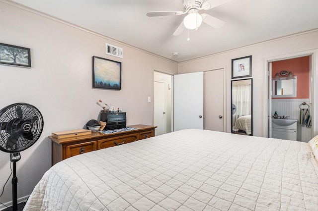6217 Kentwood Pl, Fort Worth, TX 76112 - bedroom featuring ceiling fan