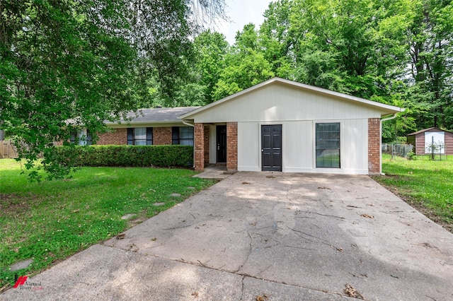 9104 Rosedown Cir, Shreveport, LA 71118 - single story home featuring brick siding and a front yard