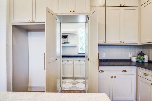 407 Baldwin Dr, Joshua, TX 76058 - kitchen featuring decorative backsplash