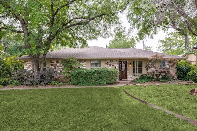 2972 Maydelle Ln, Farmers Branch, TX 75234 - ranch-style house featuring a front lawn and brick siding
