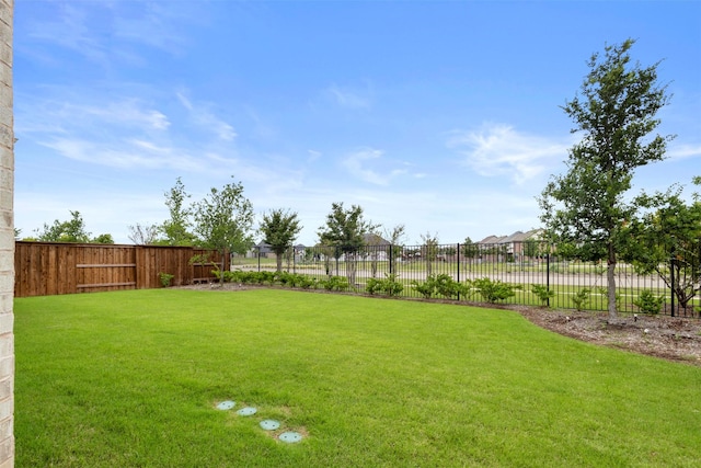 1812 Welker Dr, Van Alstyne, TX 75495 - view of yard
