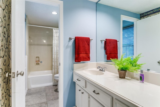 907 Glen Dell Dr, Irving, TX 75061 - bathroom with vanity and shower / bath combination with curtain