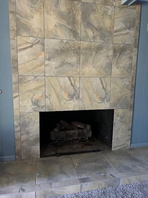 907 Glen Dell Dr, Irving, TX 75061 - detailed view of baseboards