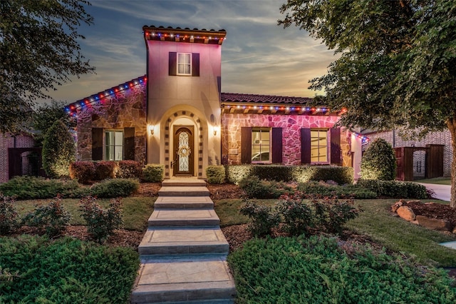 655 Creekway Dr, Irving, TX 75039 - mediterranean / spanish-style home featuring stone siding