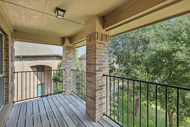 2410 Honey Dr, Arlington, TX 76001 - view of balcony