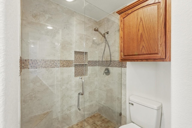2410 Honey Dr, Arlington, TX 76001 - full bath featuring a shower stall and toilet